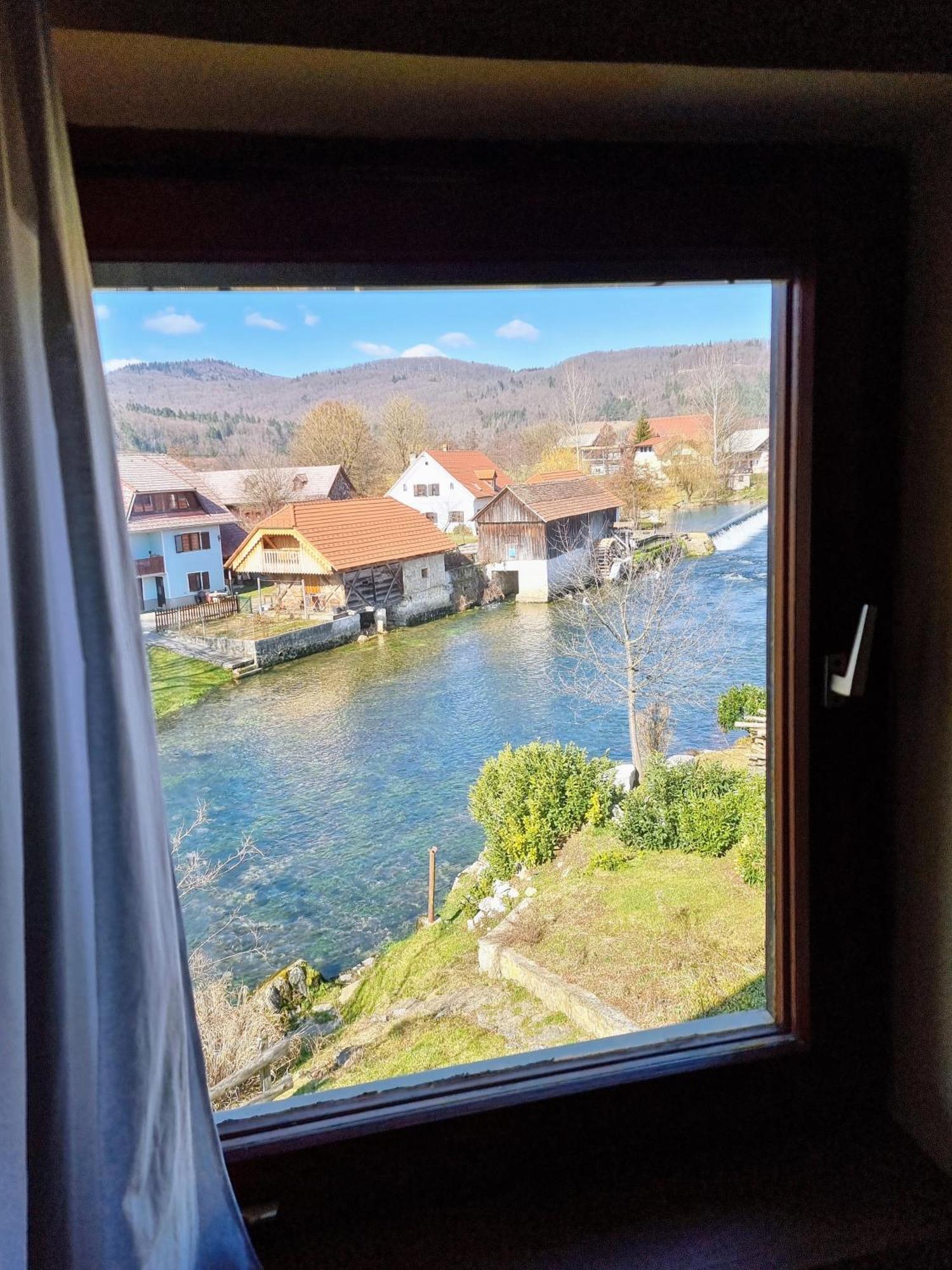 Krka River Lodge Znojile pri Krki Exterior foto